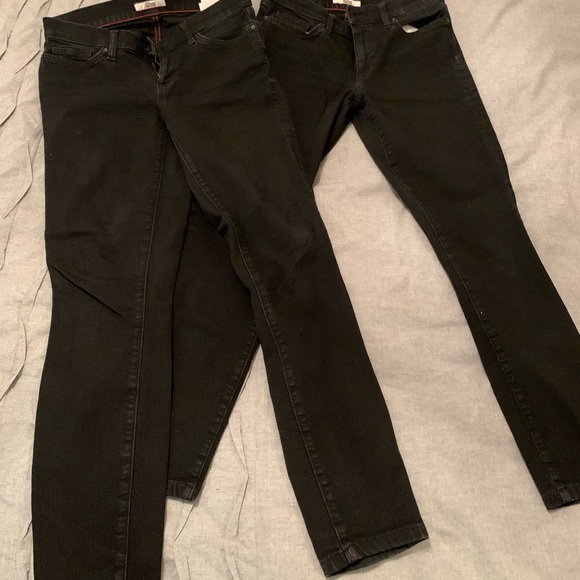 Tommy Hilfiger womens jeans. Size 4. Skinny. 2 pairs. - Picture 3 of 5